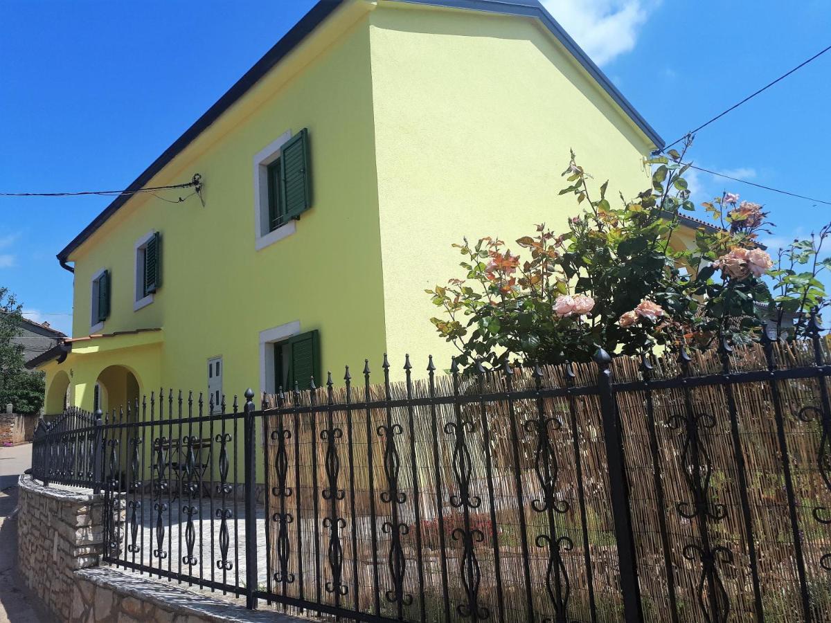 Apartment Terra Rossa Kaštelir Dış mekan fotoğraf