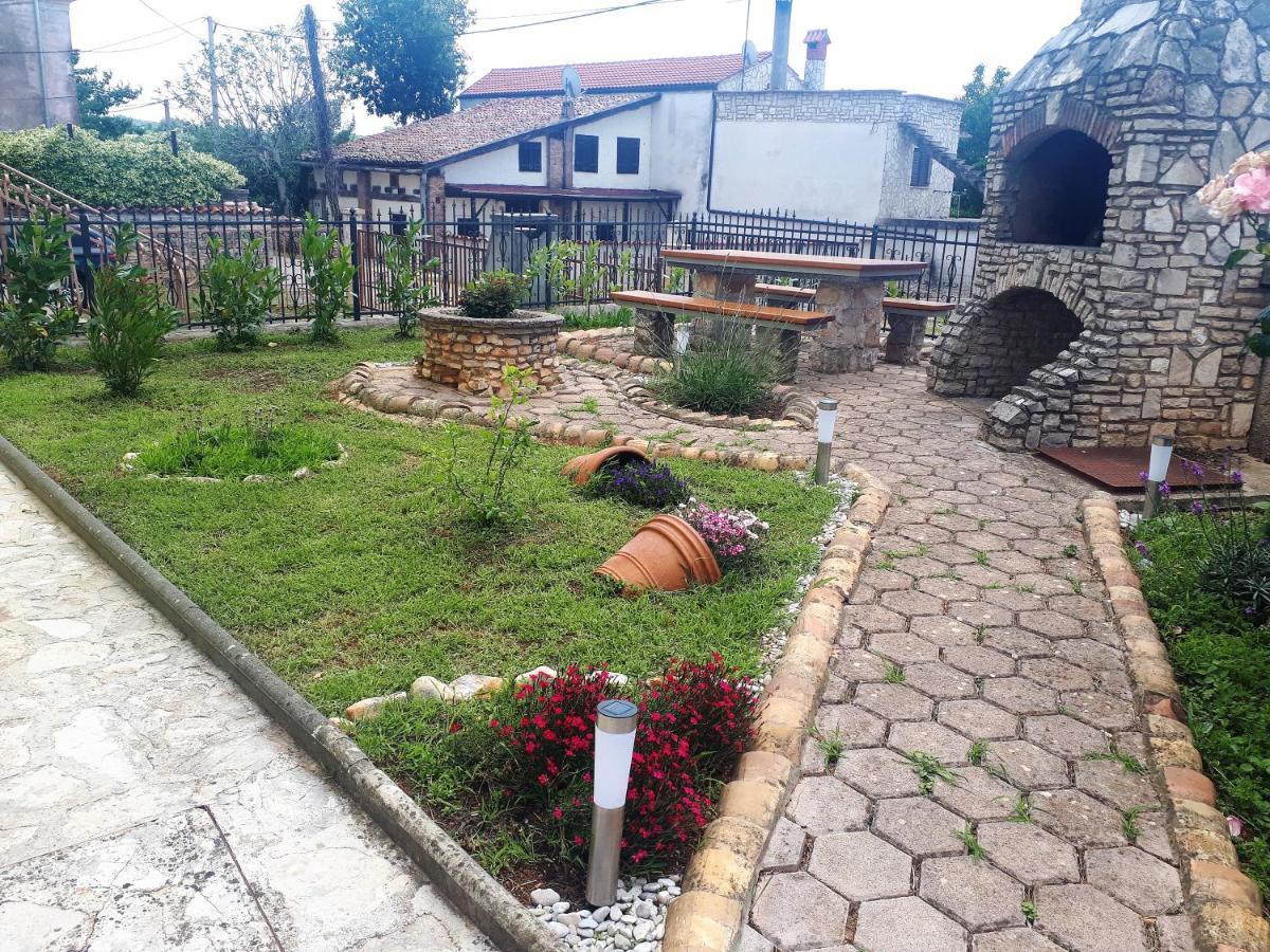 Apartment Terra Rossa Kaštelir Dış mekan fotoğraf