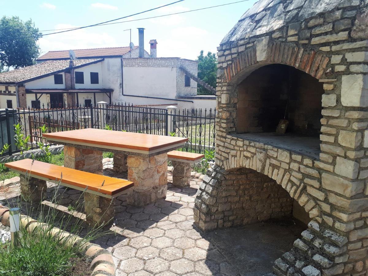 Apartment Terra Rossa Kaštelir Dış mekan fotoğraf